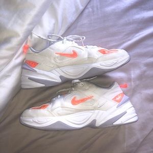 Size 9 woman’s fashion Nike sneakers